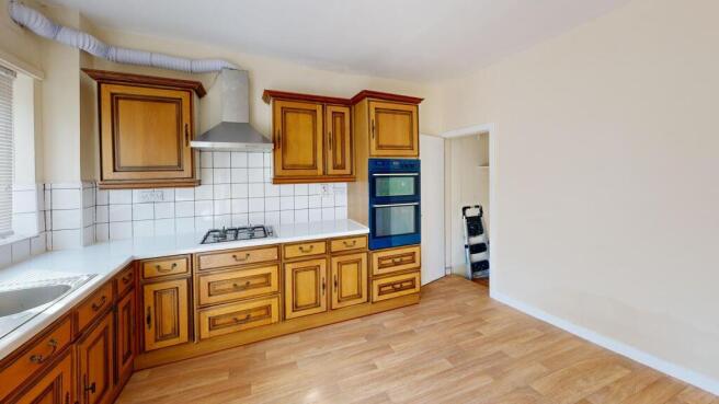 Kitchen (2).jpg