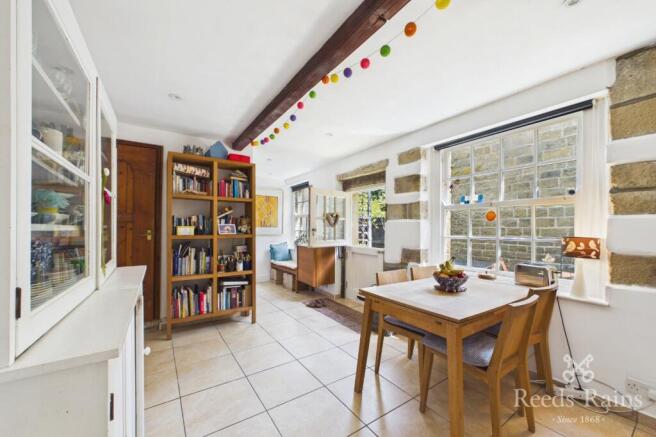 4 bed Detached for sale Image 10