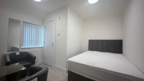 172, Reddington Drive, Slough SL3 7QB