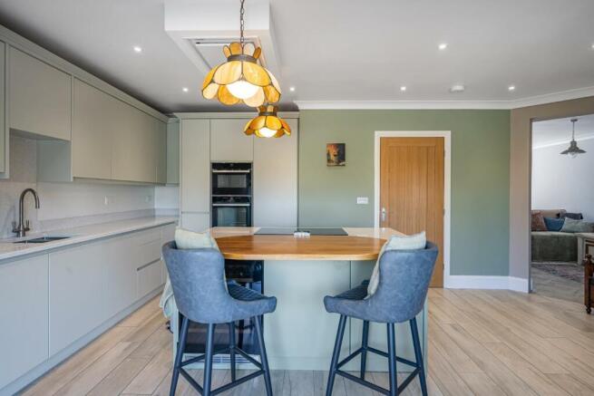KITCHEN BREAKFAST ROOM