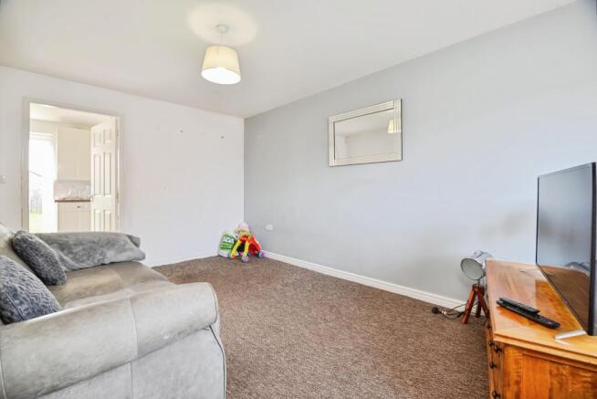 3 bed Semi-Detached for sale Image 6
