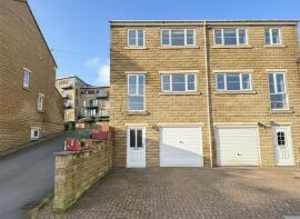 1, Bellcote Drive, Moldgreen, Huddersfield HD5 9BW
