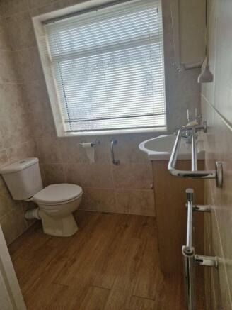 3 bed Semi-Detached to rent Image 10