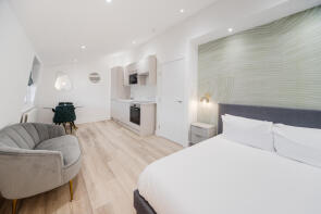 200, Sussex Gardens, London W2 3UA