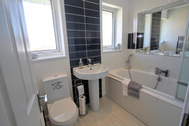 BATHROOM/W.C.