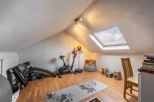 LOFT ROOM
