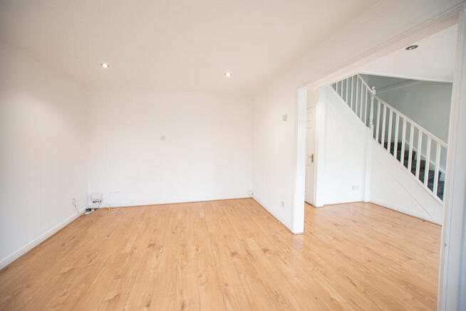 3 bed Terraced to rent Image 5