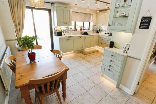 Kitchen/Breakfast Room