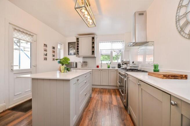 3 bed Terraced for sale Image 5