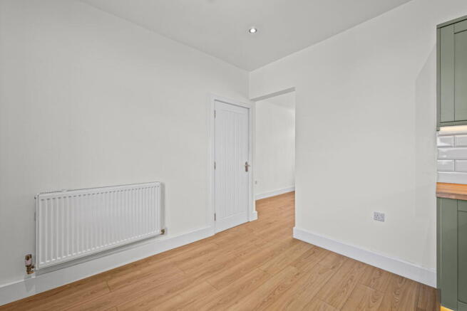 3 bed Terraced for sale Image 7