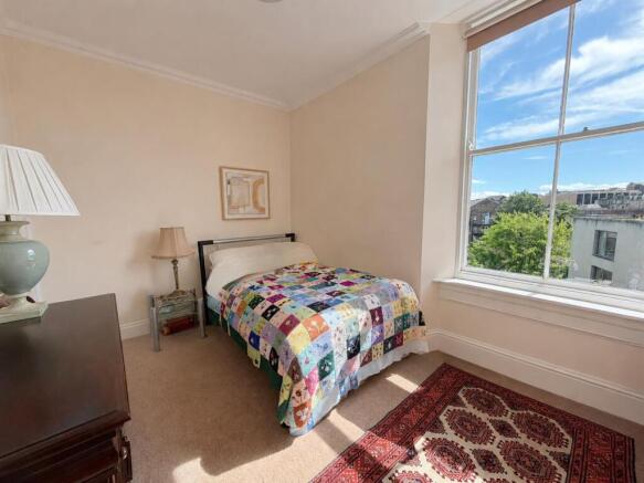 3 bed Flat for sale Image 10