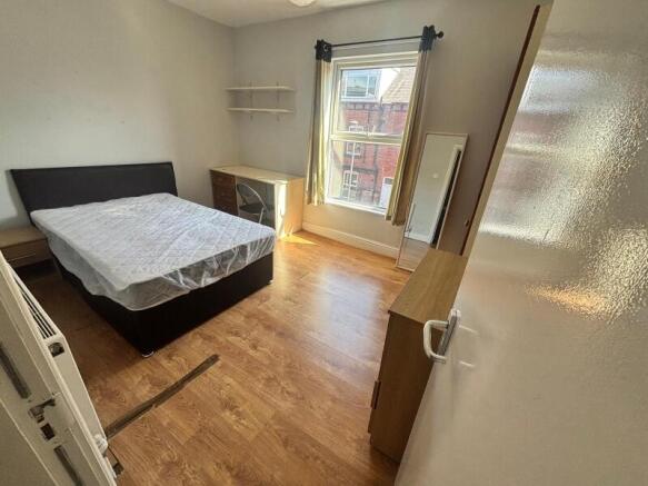 7 bed Terraced to rent Image 4