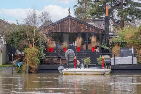 The Island, Thames Ditton