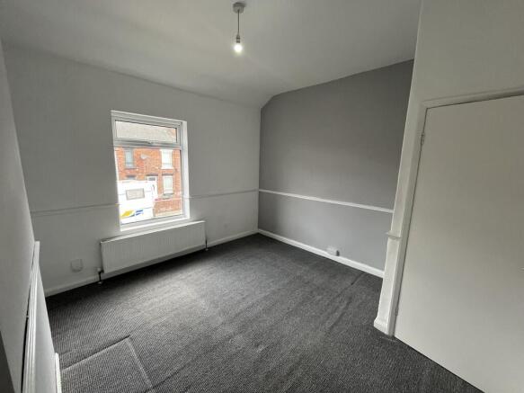 3 bed Terraced to rent Image 12
