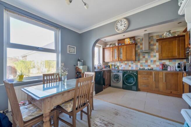 1416598-2-69b1704c14825