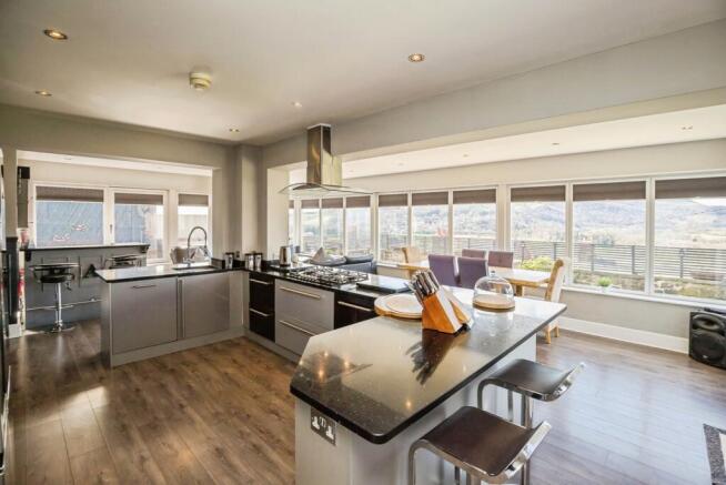 Kitchen/ Family Room