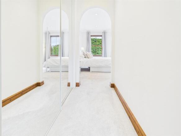 PRINCIPAL BEDROOM SUITE