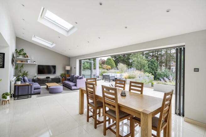 Petters Road, Ashtead, KT21 photo 4