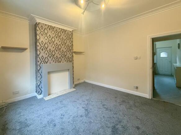 2 bed Terraced to rent Image 4