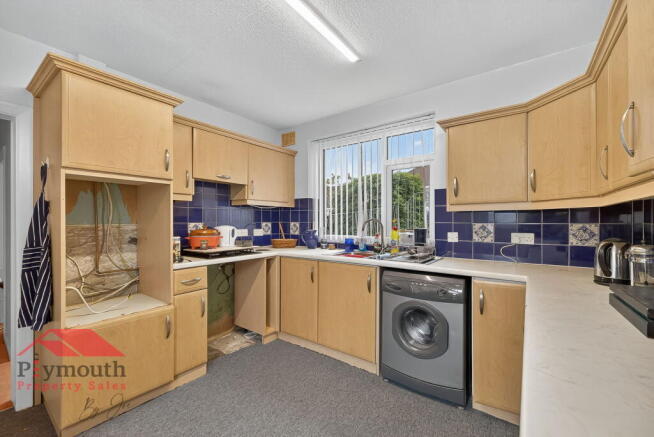 Whitby Road, Plymouth, PL6 5LA photo 4