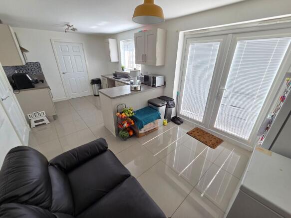 4 bed Detached for sale Image 6