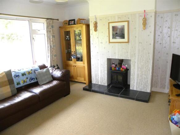 Front Lounge/ Living Room