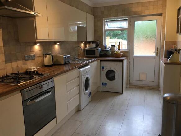 KITCHEN/BREAKFAST ROOM