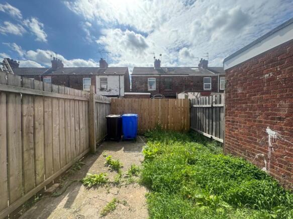 2 bed Terraced to rent Image 8