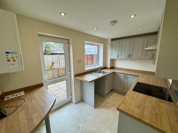 Kitchen (2/2)