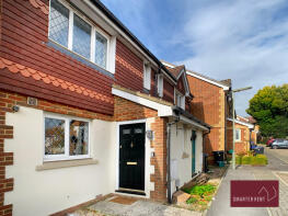 7, Lorne Gardens, Knaphill, Woking GU21 2QL