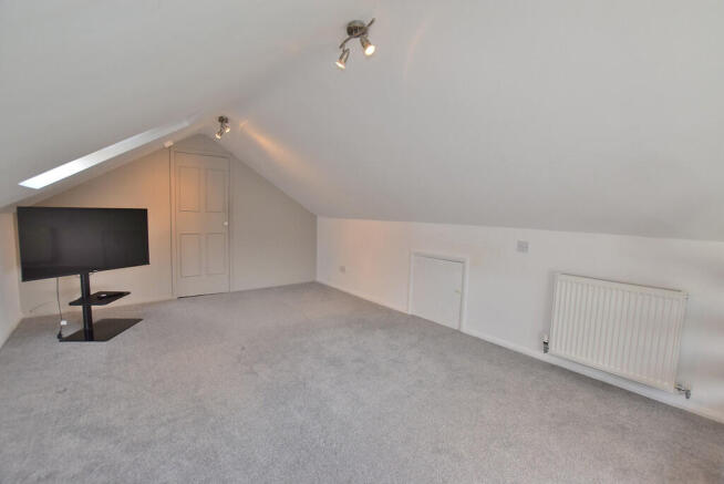3 bed Semi-Detached for sale Image 12