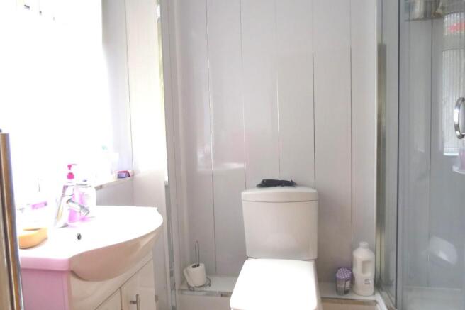 GROUND FLOOR SHOWER ROOM/W.C.
