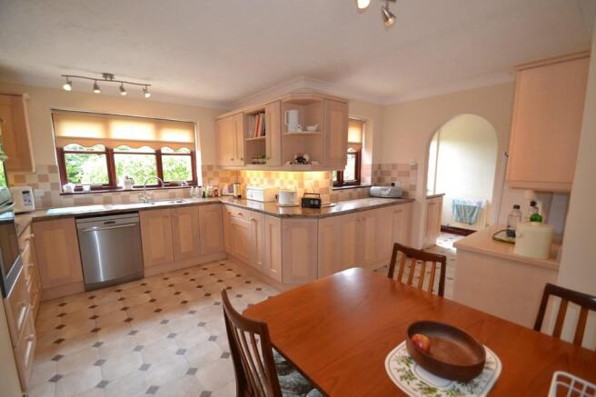 Kitchen/Breakfast...
