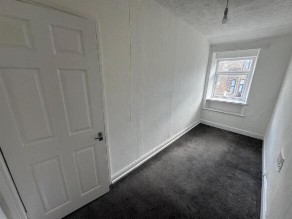 3 bed Terraced to rent Image 9