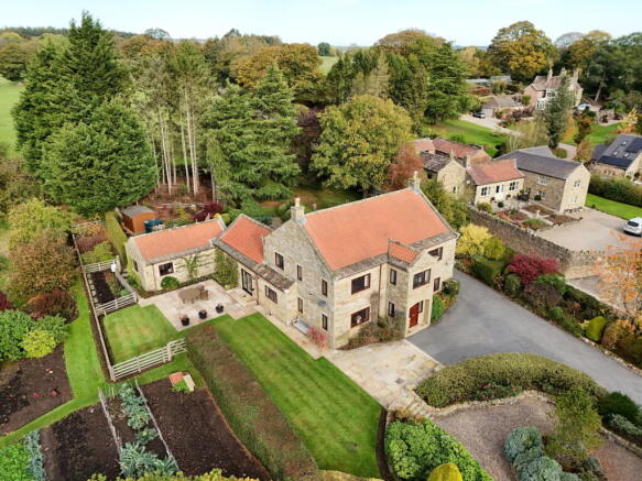 3 Bedroom Detached in HG4 3NJ