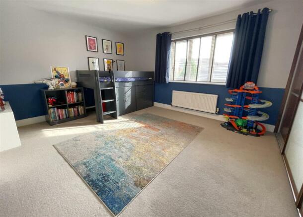 BEDROOM 2