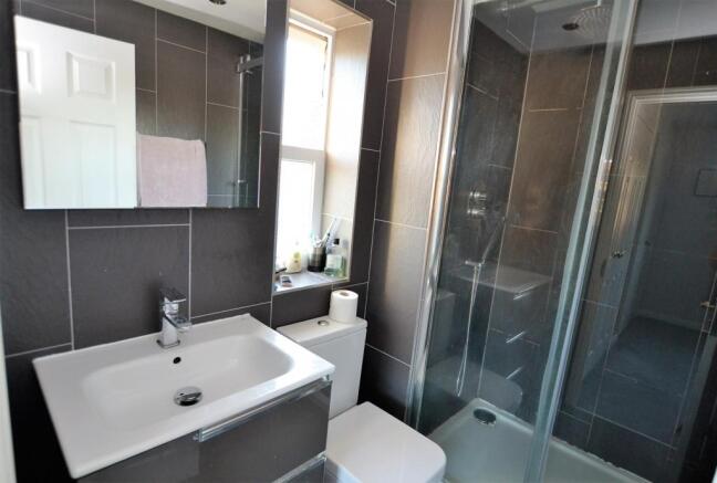 En-suite to Master B