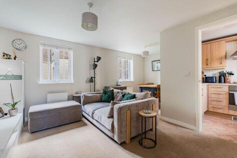 Endeavour Road, Swindon, SN3