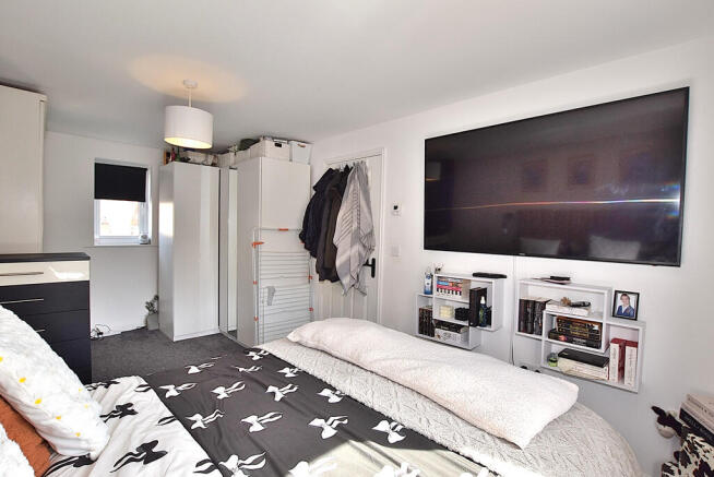 3 bed Semi-Detached to rent Image 11