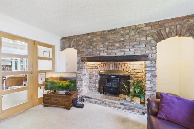 CAM02279G0-PR0062-STILL042