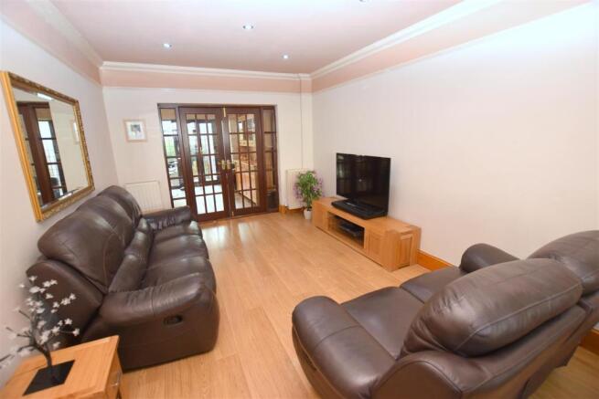 Through lounge: