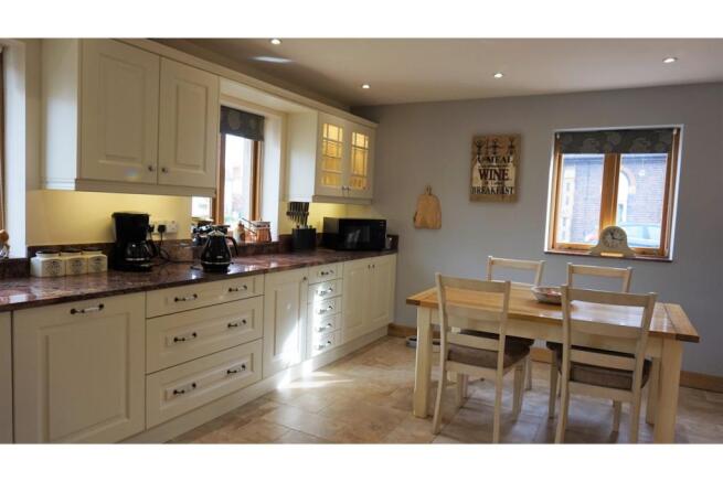 Kitchen / Breakfast