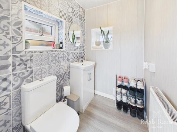 3 bed Semi-Detached for sale Image 6