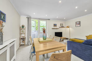 32, Jansen Walk, London SW11 2AZ