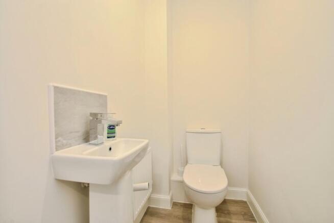 3 bed Semi-Detached for sale Image 7