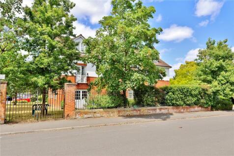 Kingsway, Woking, Surrey, GU21