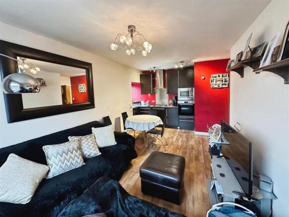 Lounge/Kitchen