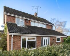 2, Oakdale Walk, Reading RG5 4RZ