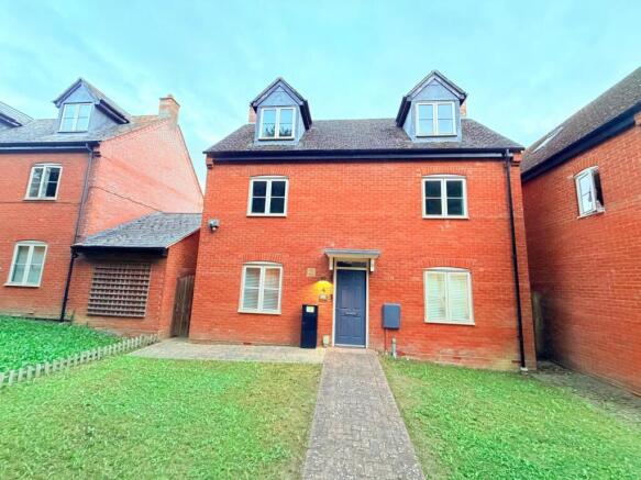 4-bed detached on The Smithy, DEANSHANGER, MK19, £450,000