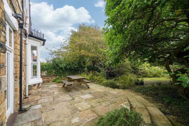 4 bed Detached for sale Image 7